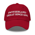 Switzerland Great Since 1291, cappellino rosso ricamato ispirato al look diventato virale ai Mondiali 2026 — vista frontale