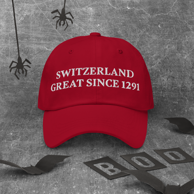 Cappellino classico dad hat color cranberry Switzerland Great Since 1291, vista frontale